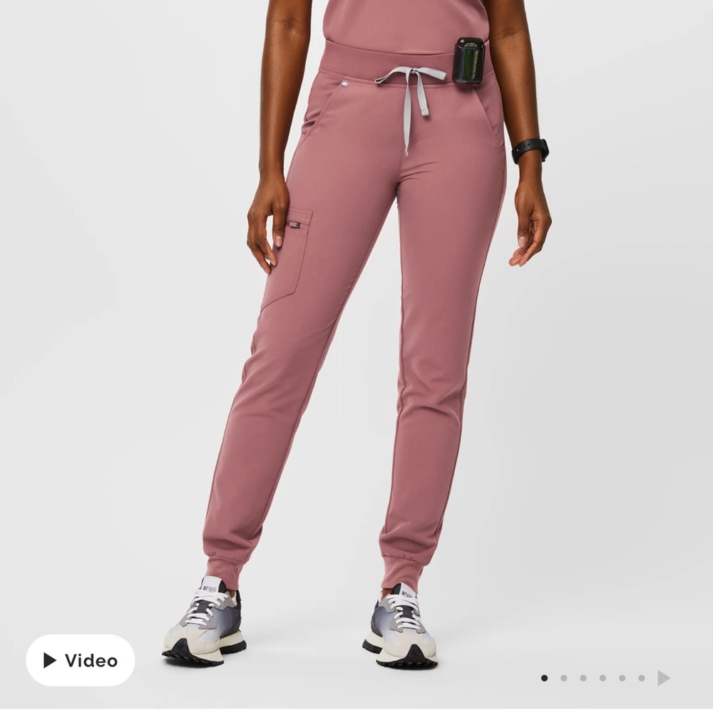Figs Zamora Jogger Scrub Pants Mauve
